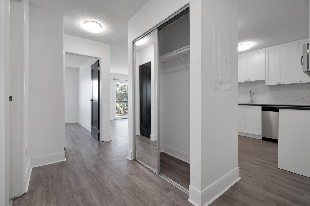 0102-21 Prideaux Street, Nanaimo, BC, V9R 5V7 - 7