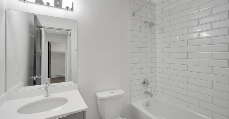 0020-847 Howard Avenue, Nanaimo, BC, V9R 3T3 - 5