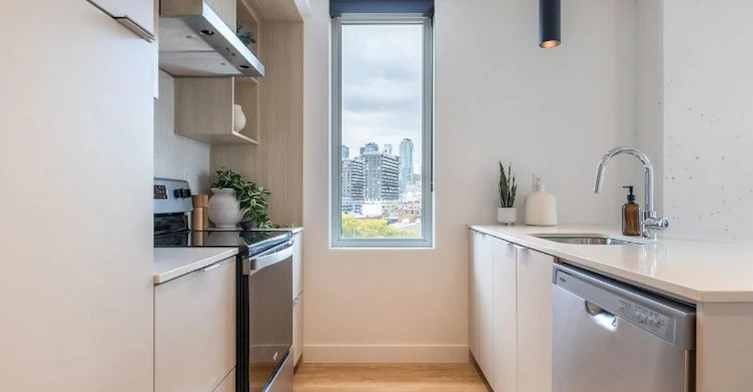 997 De La Commune Rue, Montréal, QC, H3C 1B8 - 2