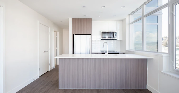 1302 / 1402-228 Nelson's Crescent, New Westminster, BC, V3L 0H9 - 2