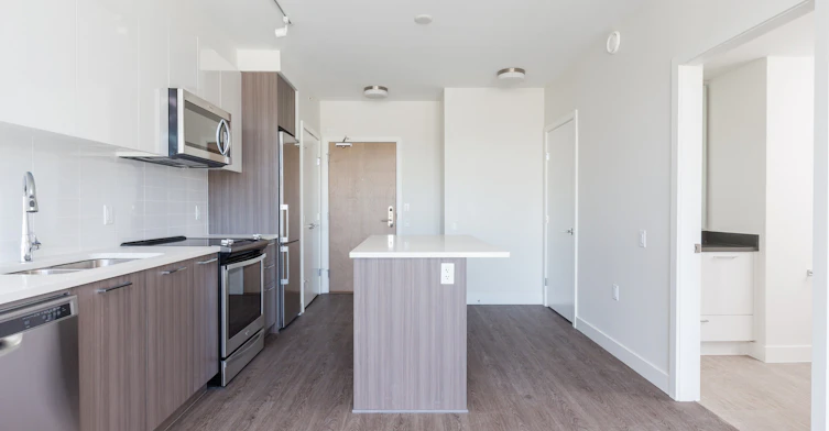 101-228 Nelson's Crescent, New Westminster, BC, V3L 0H9 - 6