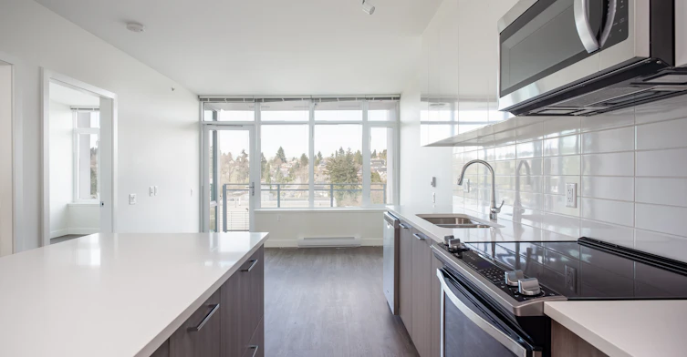 101-228 Nelson's Crescent, New Westminster, BC, V3L 0H9 - 2