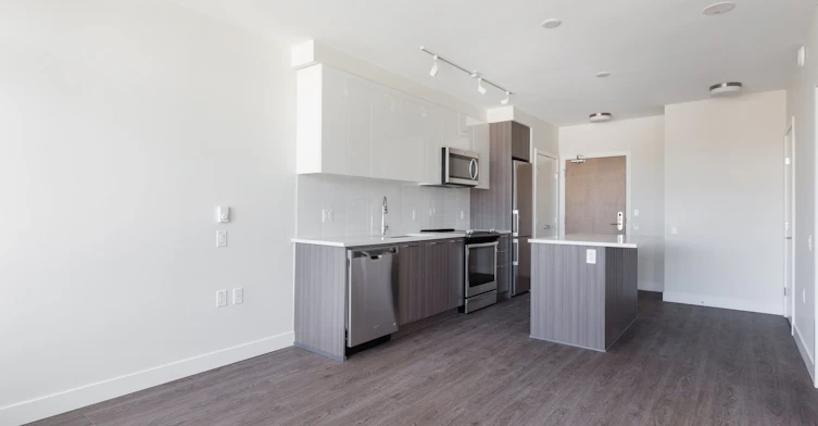 101-228 Nelson's Crescent, New Westminster, BC, V3L 0H9 - 3