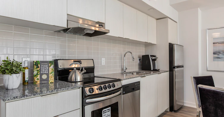 FEED-31 Phipps Street, Toronto, ON, M4Y 0E5 - 3