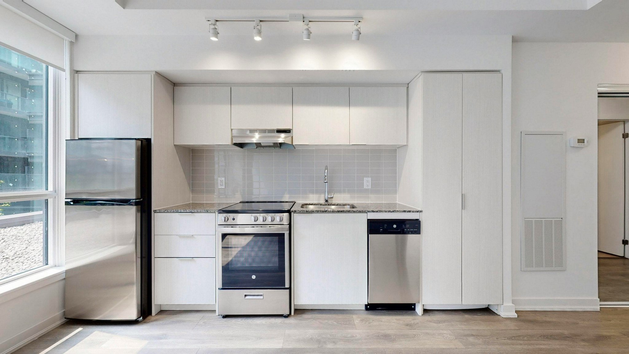 FEED-31 Phipps Street, Toronto, ON, M4Y 0E5 - 4