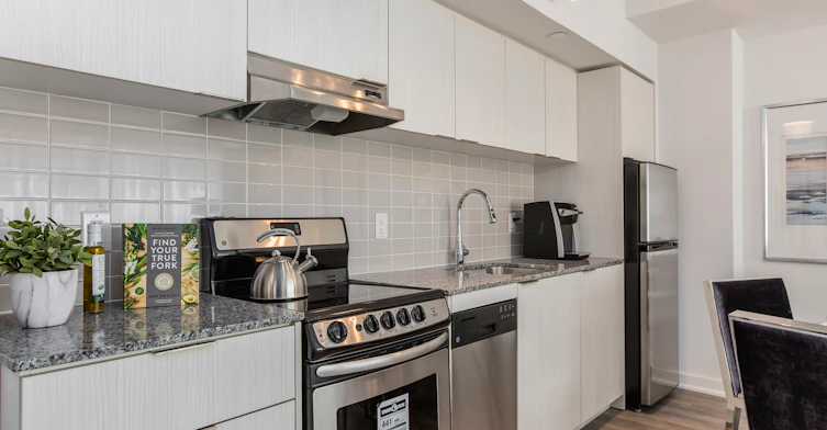 FEED-31 Phipps Street, Toronto, ON, M4Y 0E5 - 3