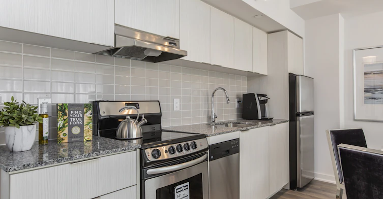 FEED-31 Phipps Street, Toronto, ON, M4Y 0E5 - 2