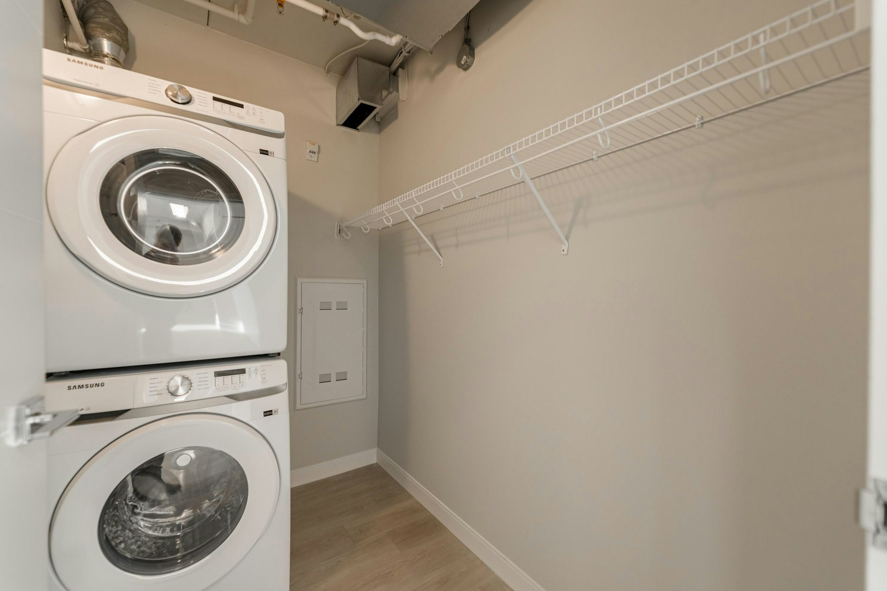 Gimli B-15 Refinery Way, Winnipeg, MB, R3T 6K1