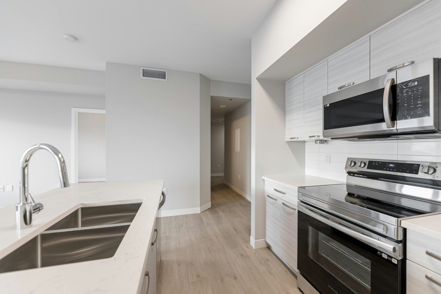 Winnipeg-15 Refinery Way, Winnipeg, MB, R3T 6K1 - 15