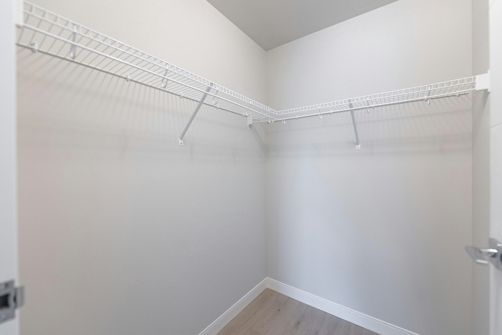 Winnipeg-15 Refinery Way, Winnipeg, MB, R3T 6K1 - 5