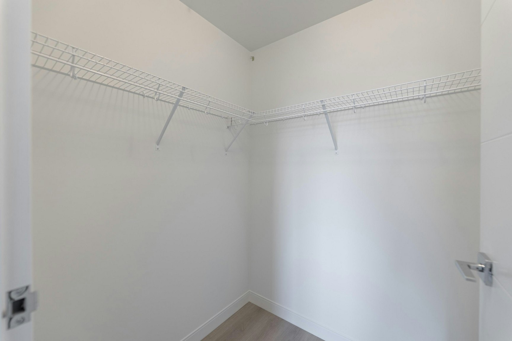 Brandon-15 Refinery Way, Winnipeg, MB, R3T 6K1 - 8