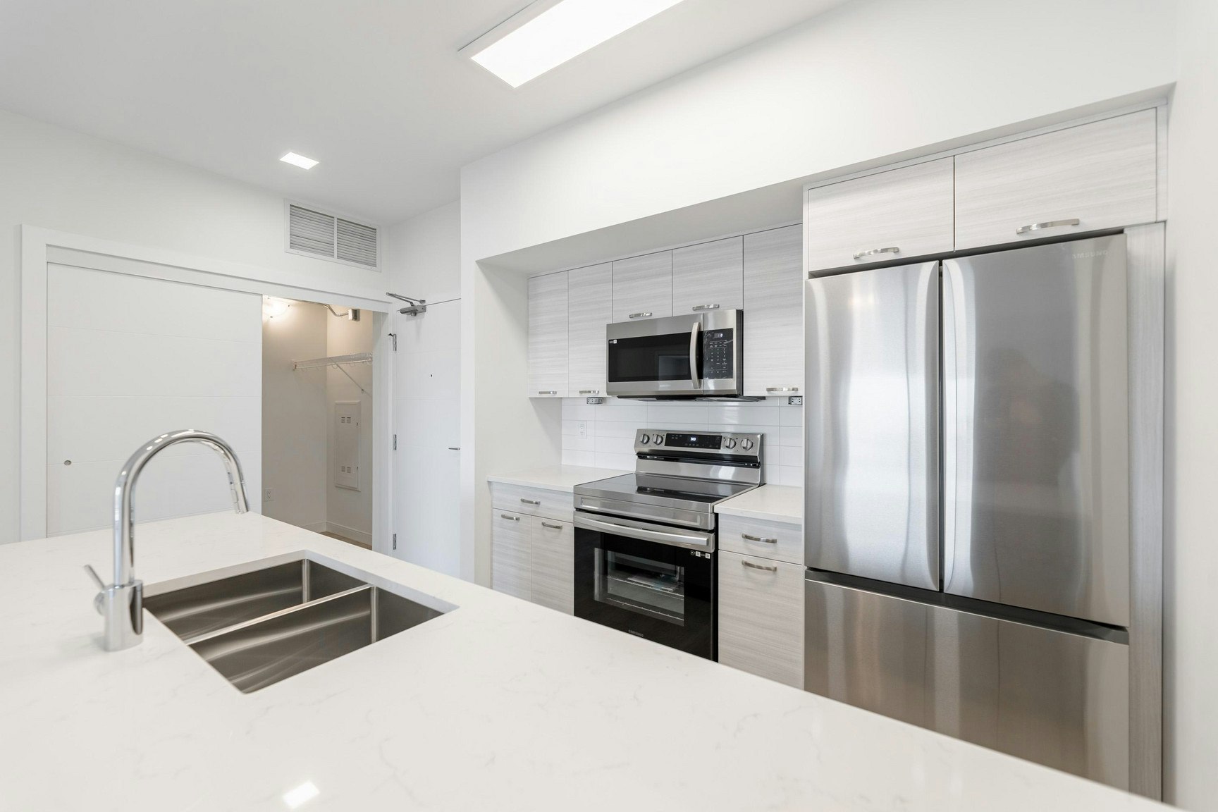 Brandon-15 Refinery Way, Winnipeg, MB, R3T 6K1 - 11