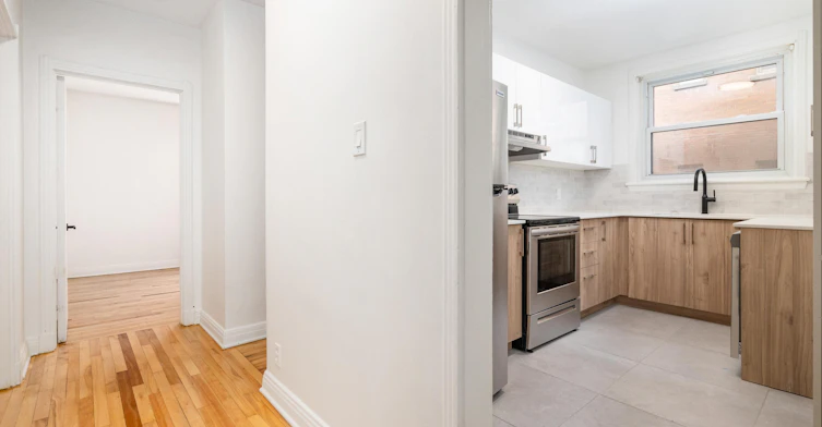 314-3777 Des Neiges Côte, Montréal, QC, H3H 1V8 - 3