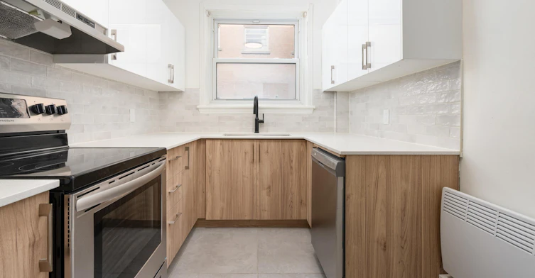 314-3777 Des Neiges Côte, Montréal, QC, H3H 1V8 - 9