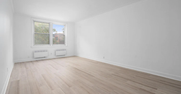 527-3777 Des Neiges Côte, Montréal, QC, H3H 1V8 - 2