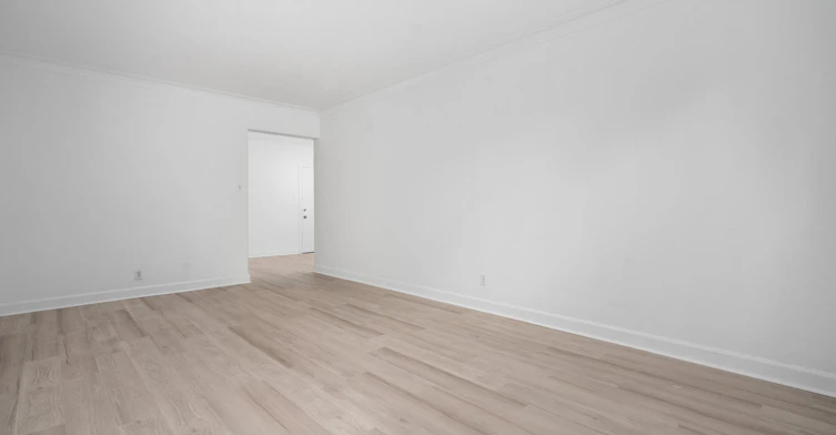 527-3777 Des Neiges Côte, Montréal, QC, H3H 1V8 - 3