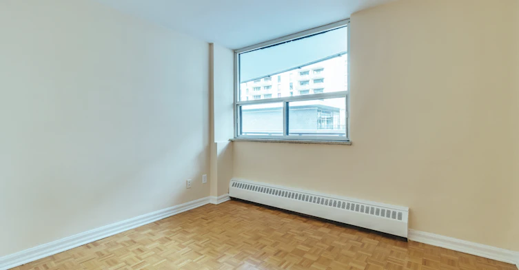 FEED-300 Eglinton Avenue East, Toronto, ON, M4P 1L5 - 9