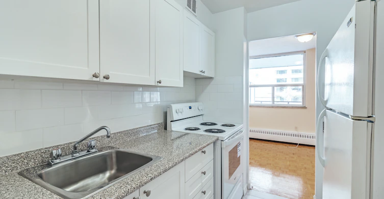 FEED-300 Eglinton Avenue East, Toronto, ON, M4P 1L5 - 5