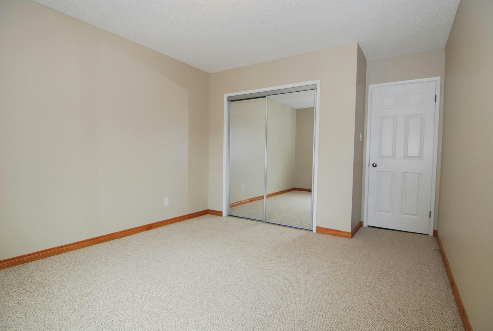 202-10235 114 Street NW, Edmonton, AB, T5K 1S1 - 10