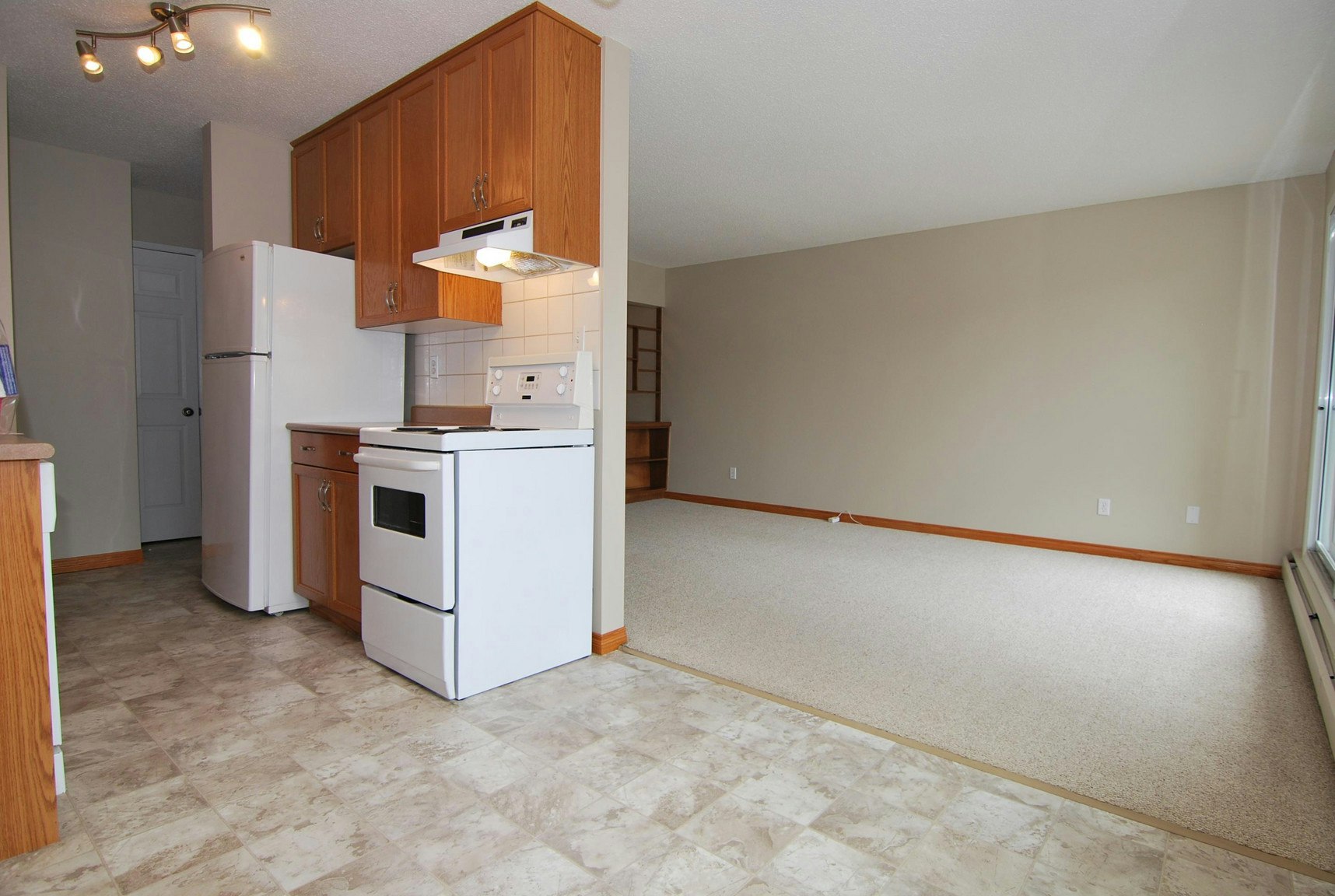 202-10235 114 Street NW, Edmonton, AB, T5K 1S1 - 6