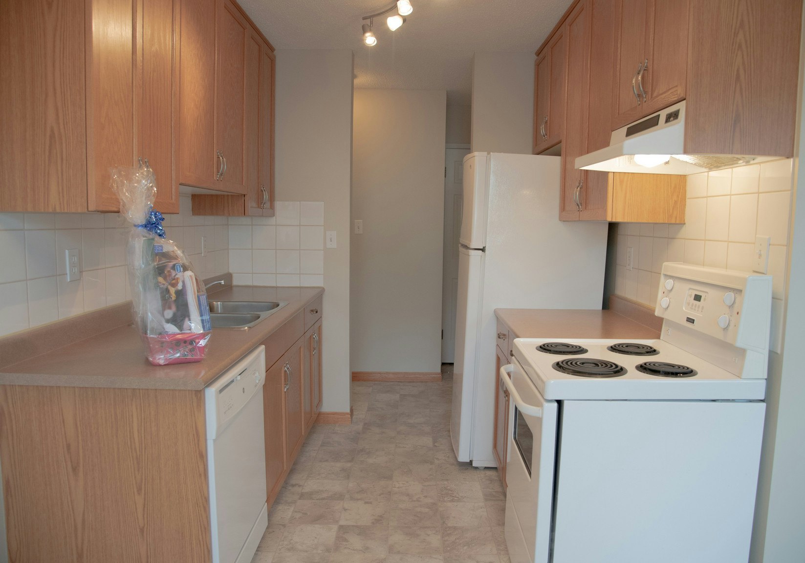 202-10235 114 Street NW, Edmonton, AB, T5K 1S1 - 5