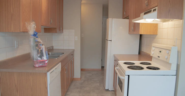 202-10235 114 Street NW, Edmonton, AB, T5K 1S1 - 5