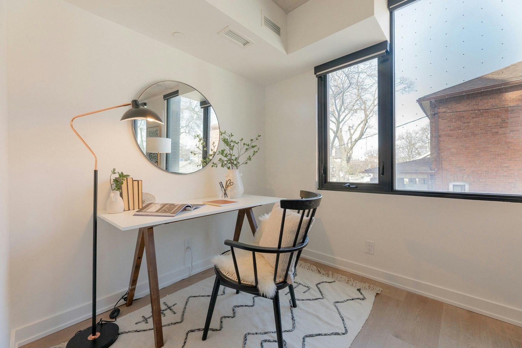 402-7 Fairbank Avenue, Toronto, ON, M6E 2J6 - 9