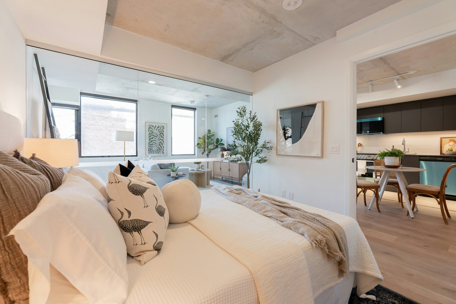 402-7 Fairbank Avenue, Toronto, ON, M6E 2J6 - 11