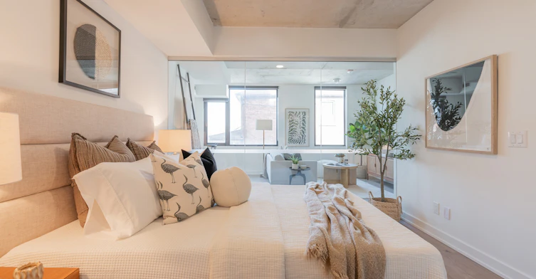 402-7 Fairbank Avenue, Toronto, ON, M6E 2J6 - 12