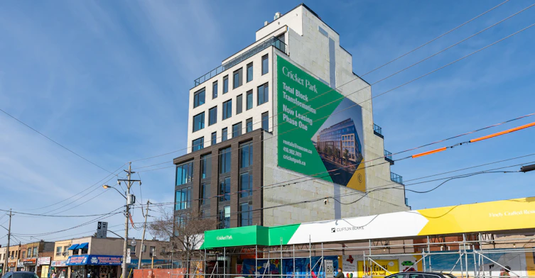 402-7 Fairbank Avenue, Toronto, ON, M6E 2J6 - 19