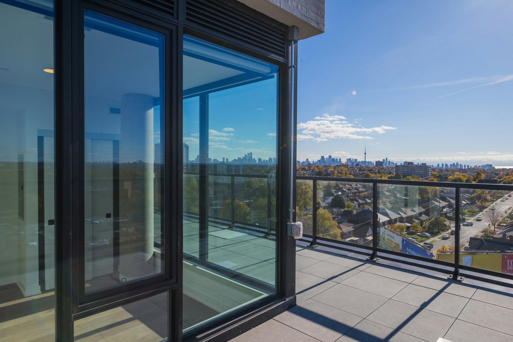 402-7 Fairbank Avenue, Toronto, ON, M6E 2J6 - 17