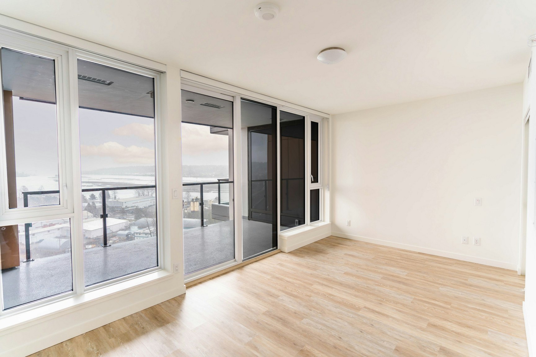 2409-268 Nelson's Court, New Westminster, BC, V3L 0K7 - 2