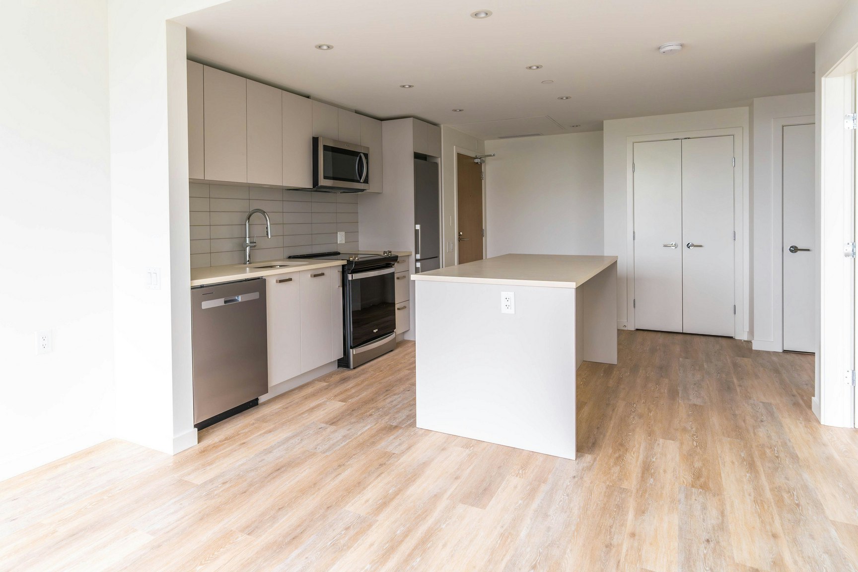 2501-268 Nelson's Court, New Westminster, BC, V3L 0K7 - 2