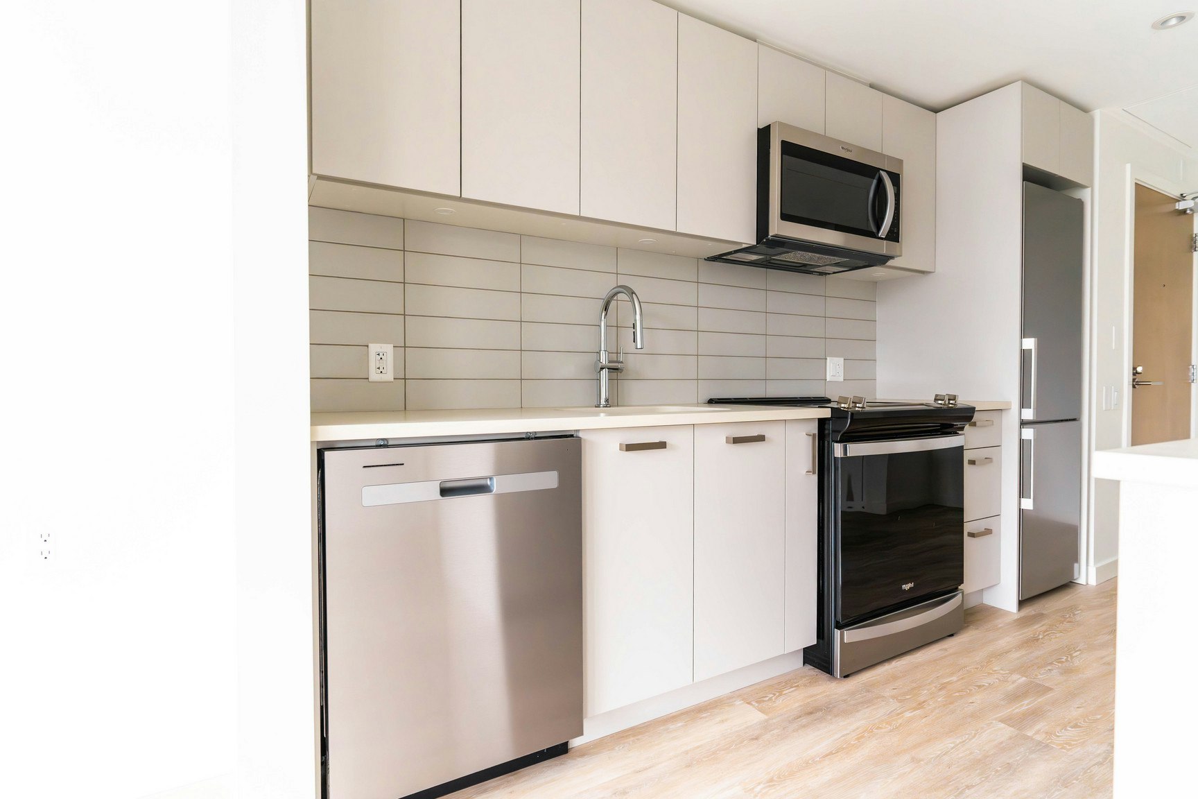 2501-268 Nelson's Court, New Westminster, BC, V3L 0K7 - 3