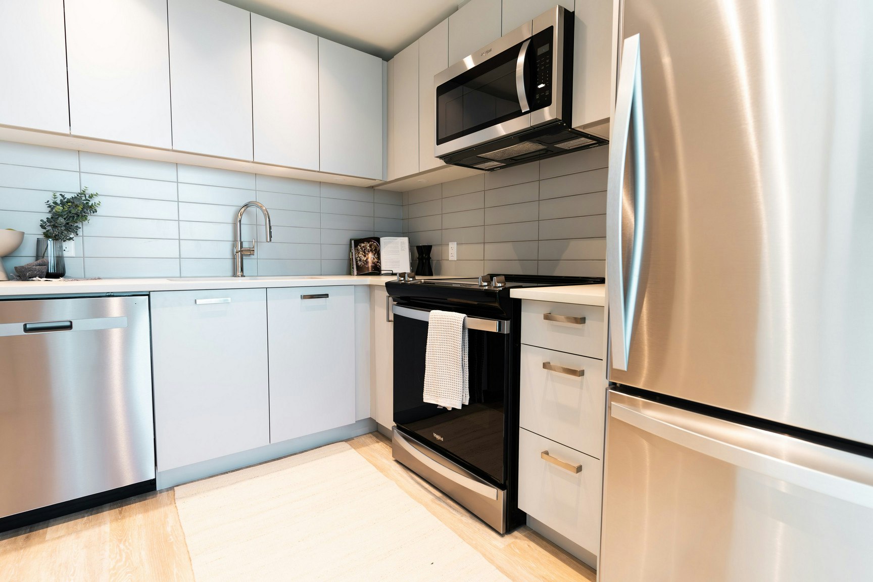 1208-268 Nelson's Court, New Westminster, BC, V3L 0K7 - 4