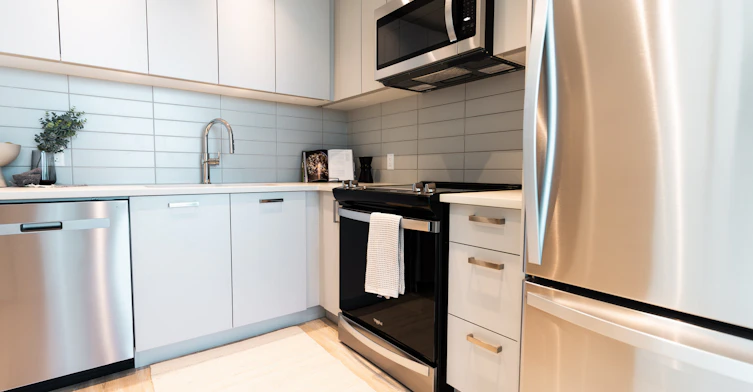 1208-268 Nelson's Court, New Westminster, BC, V3L 0K7 - 4