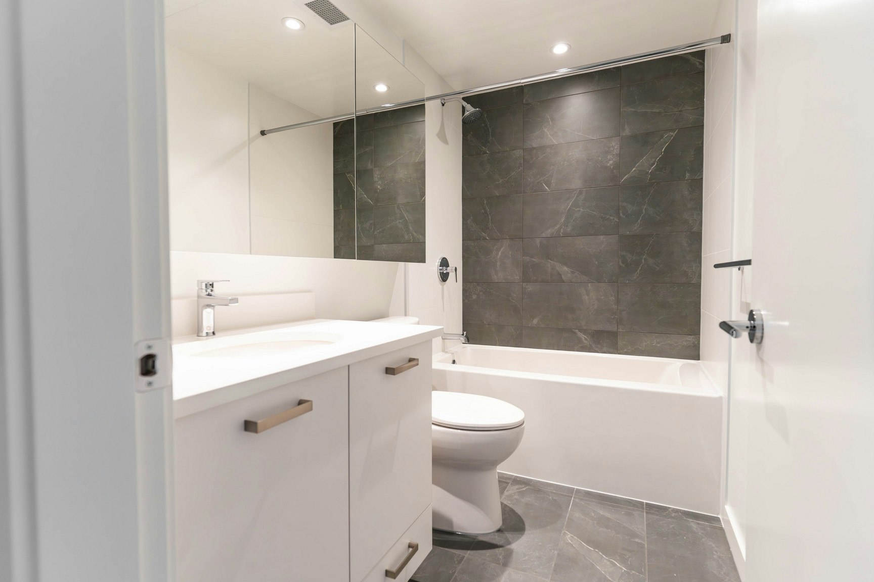 0000-268 Nelson's Court, New Westminster, BC, V3L 0K7 - 7