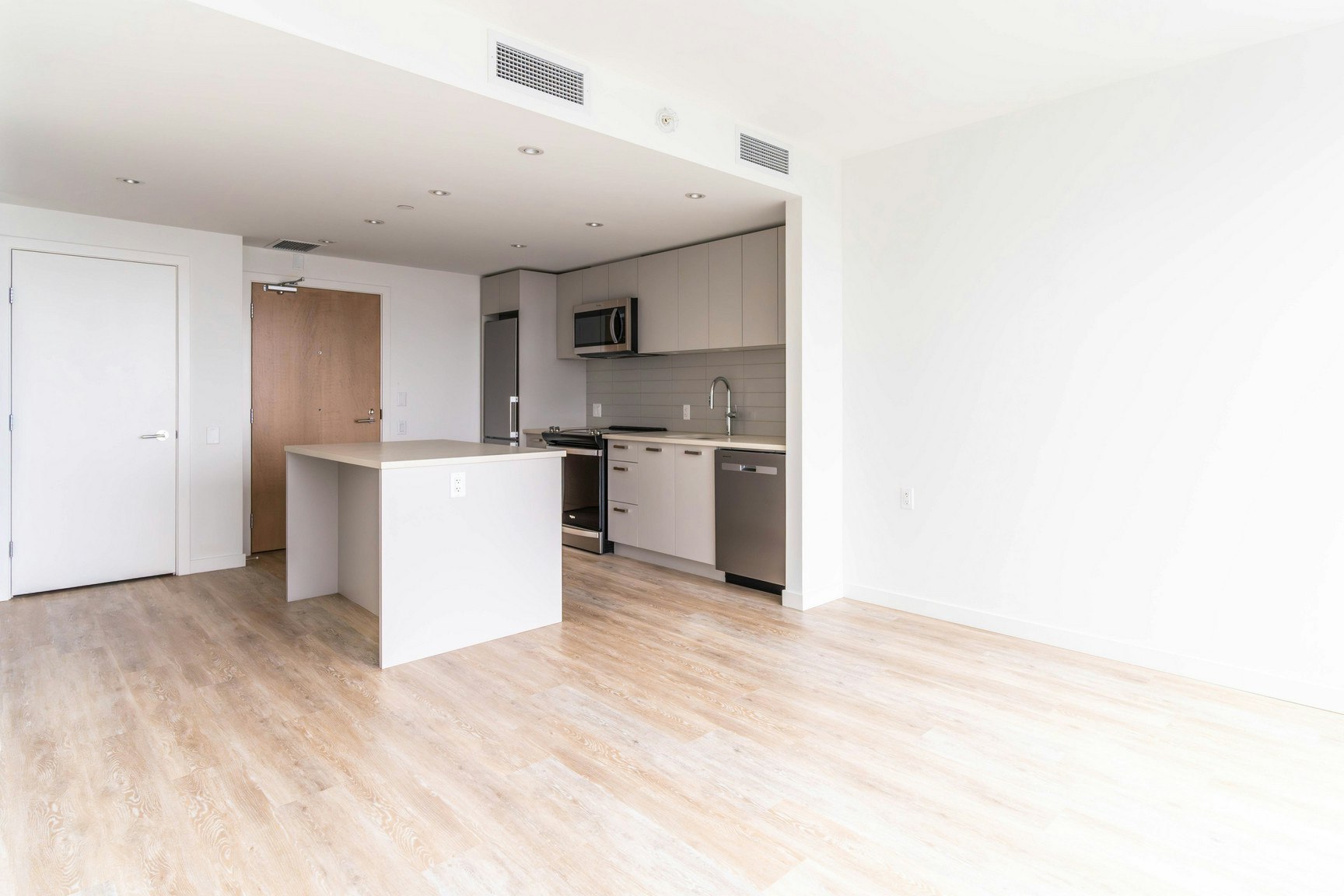 0000-268 Nelson's Court, New Westminster, BC, V3L 0K7 - 3
