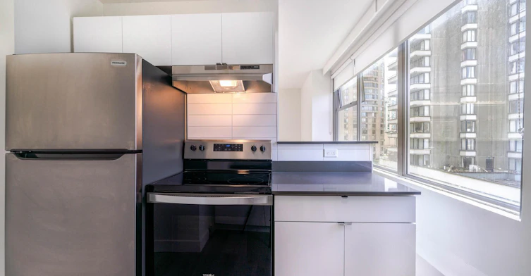 1007-1450 West Georgia, Vancouver, BC, V6G 2T8 - 6