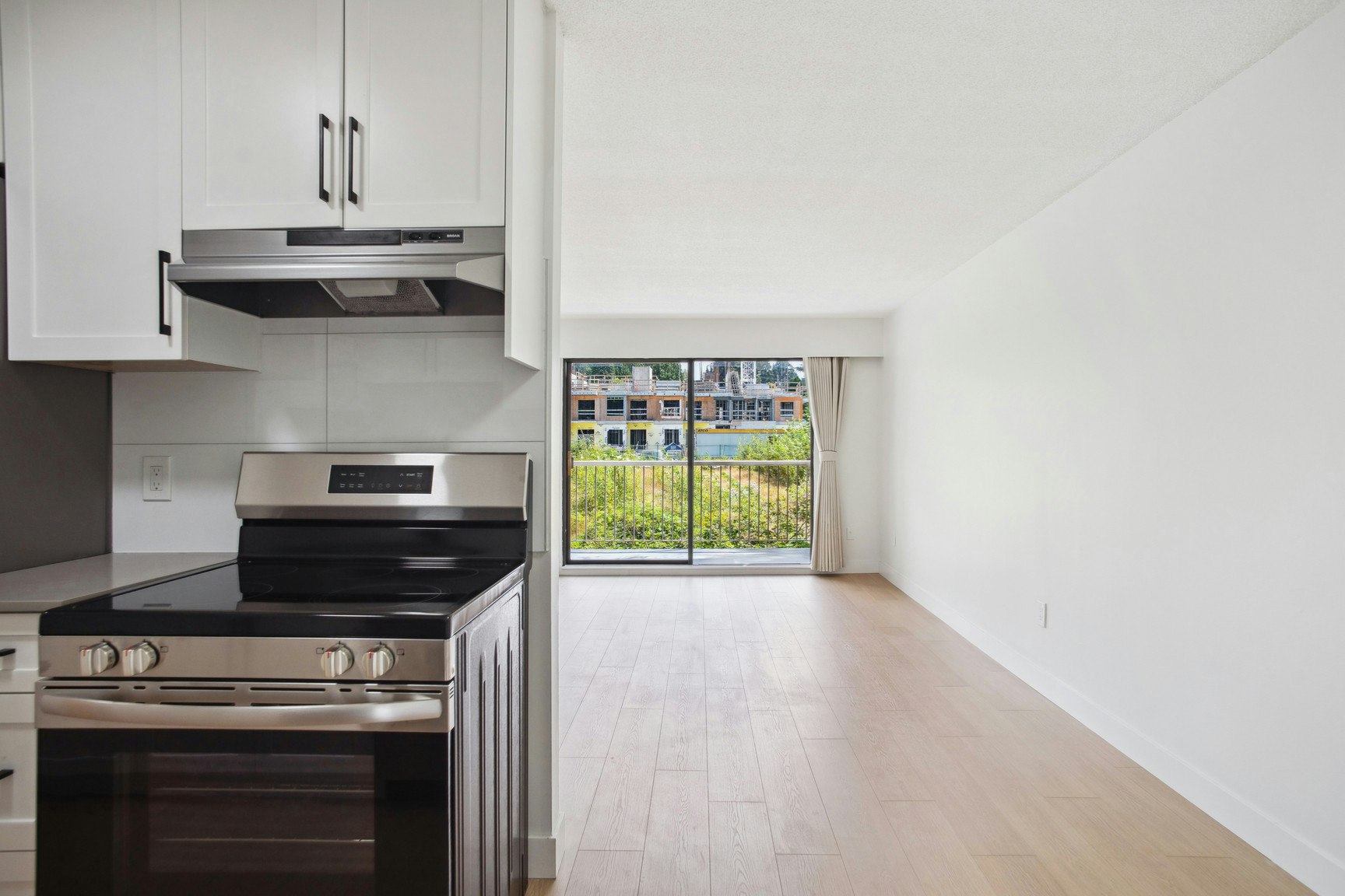 203-549 Dansey Avenue, Coquitlam, BC, V3K 3G1 - 3