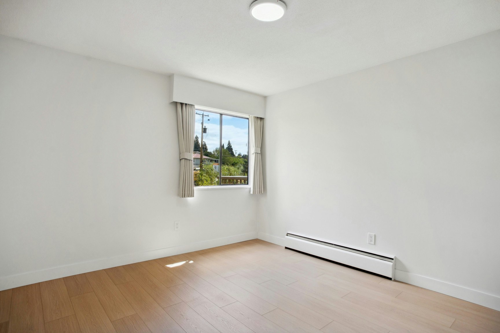 309-549 Dansey Avenue, Coquitlam, BC, V3K 3G1 - 4