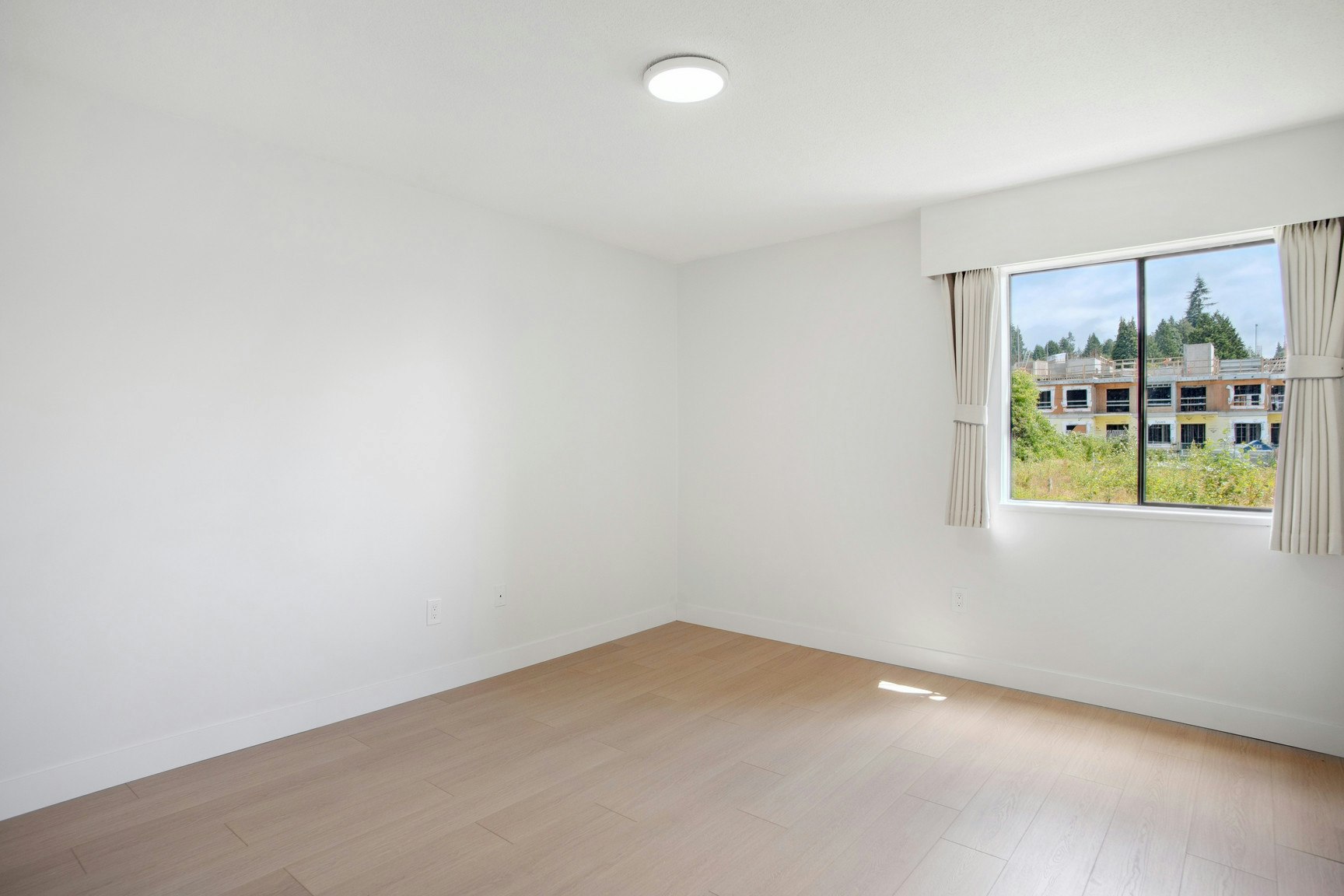 309-549 Dansey Avenue, Coquitlam, BC, V3K 3G1 - 5