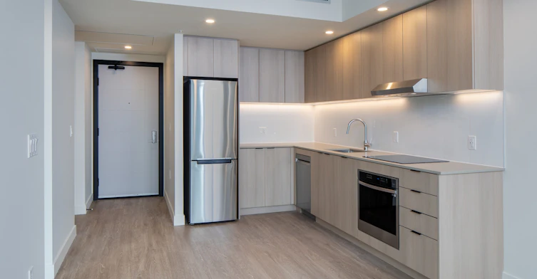 906-9873 King George Boulevard, Surrey, BC, V3T 0T2 - 2