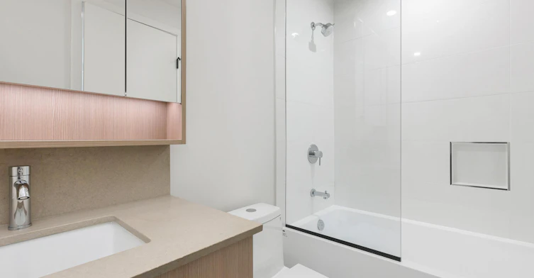 801-9873 King George Boulevard, Surrey, BC, V3T 0T2 - 14