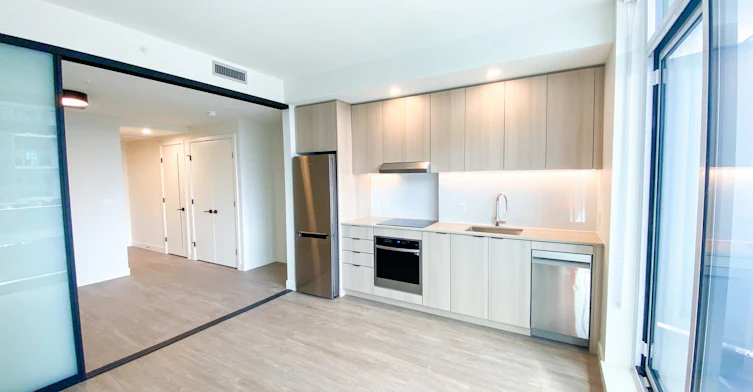 1810-9873 King George Boulevard, Surrey, BC, V3T 0T2 - 8