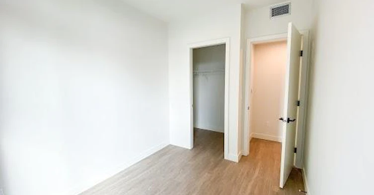 0704-9873 King George Boulevard, Surrey, BC, V3T 0T2 - 6