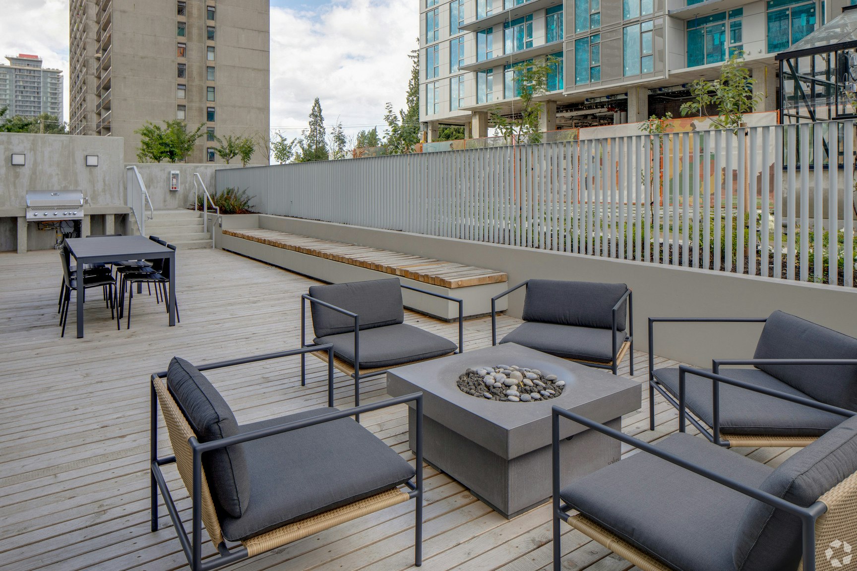 0704-9873 King George Boulevard, Surrey, BC, V3T 0T2 - 14