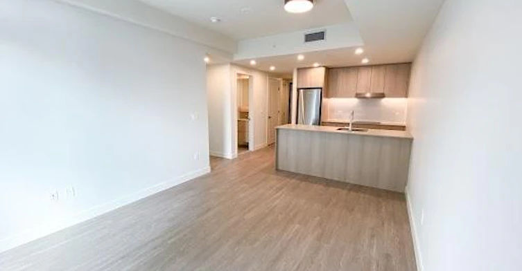0704-9873 King George Boulevard, Surrey, BC, V3T 0T2 - 4