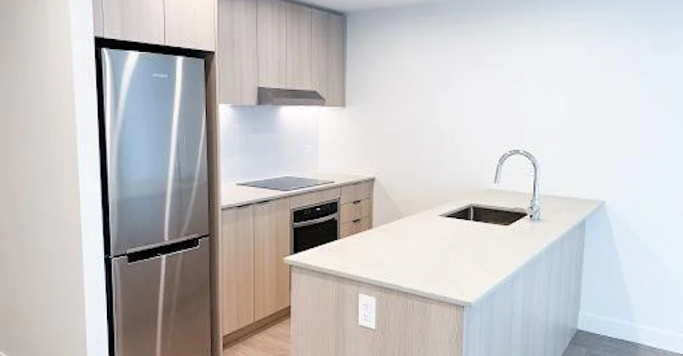 0704-9873 King George Boulevard, Surrey, BC, V3T 0T2 - 3