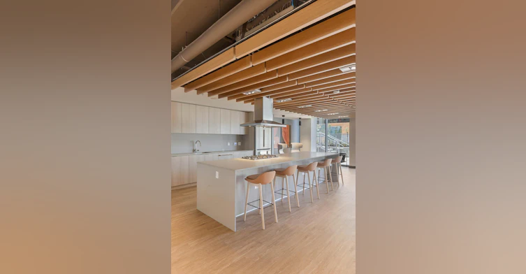 0704-9873 King George Boulevard, Surrey, BC, V3T 0T2 - 22